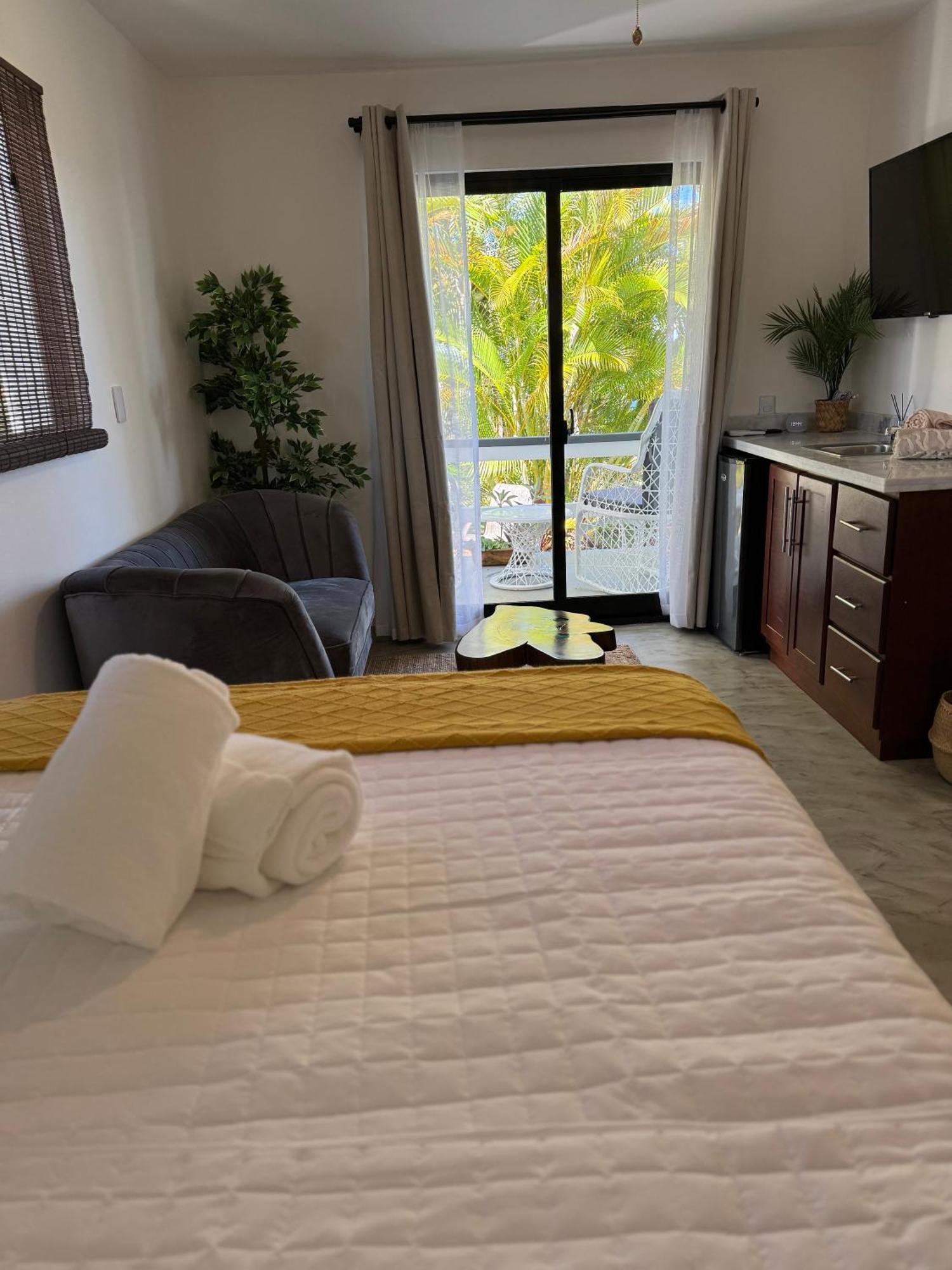 Catalina, Cabrera Oceanview Multi 2 Bd 2 Bath Condo Units With Balcony And Pool Exteriér fotografie